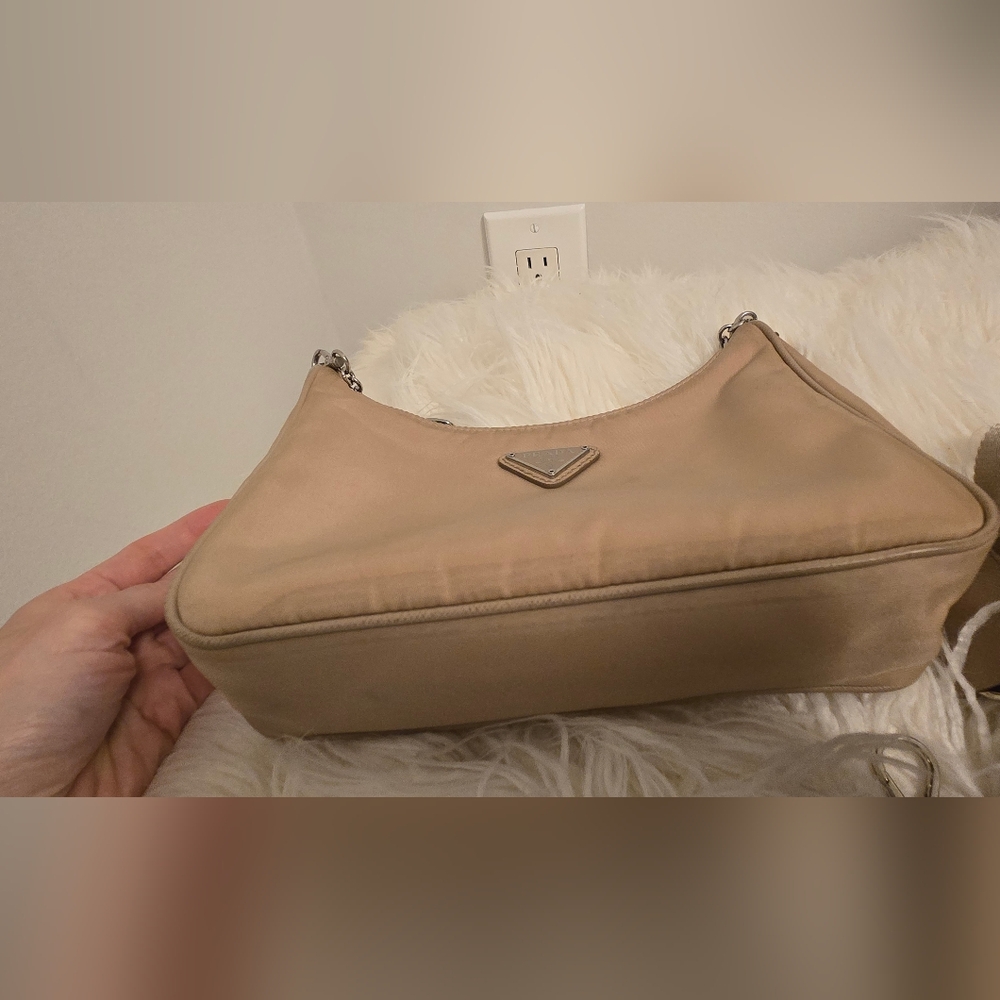Prada Re-Edition 2005 👜 - Picture 5 of 14
